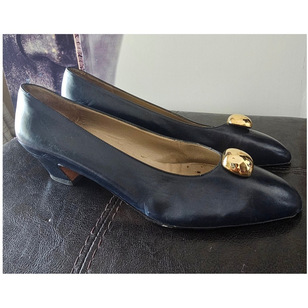 Salvatore Ferragamo‎ Navy Leather Gold Pebble Pumps DS 10919 340 Size 9 AAA
